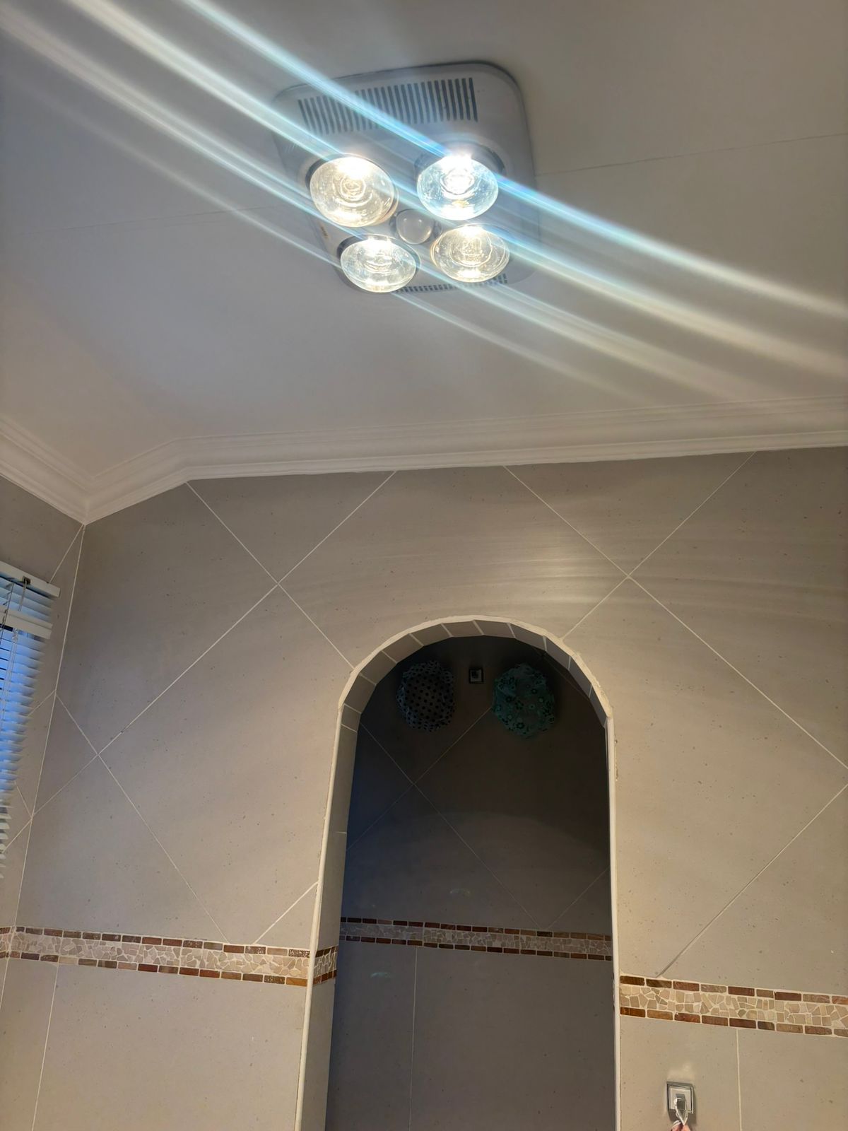Indoor lighting installation